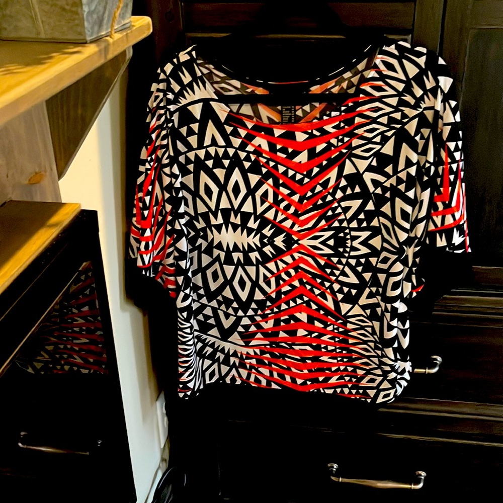 Frank Lyman blouse size 14